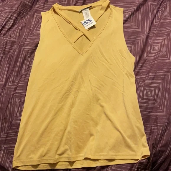 Top - Picture 3 of 6